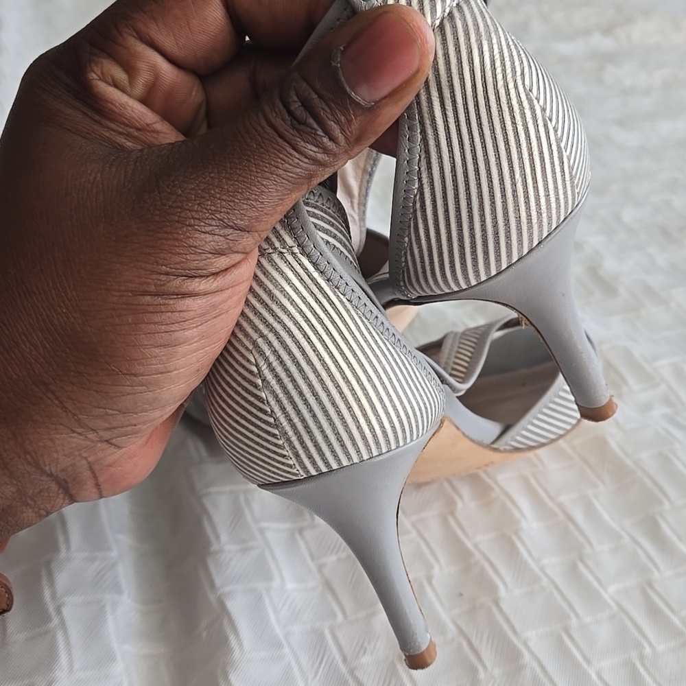 LK Bennett Gray And White T Strap Strappy Heels - Picture 4 of 10